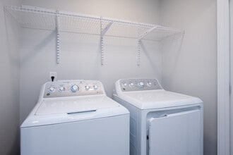 Cherokee Landing in Greenville, SC - Building Photo - Interior Photo
