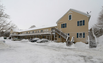 Four Seasons in Marshfield, MA - Building Photo - Building Photo