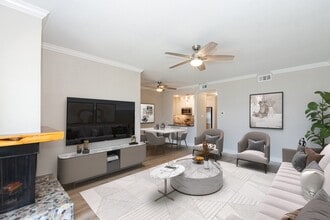4001 E NASA Pkwy, Unit 309 in El Lago, TX - Building Photo - Building Photo