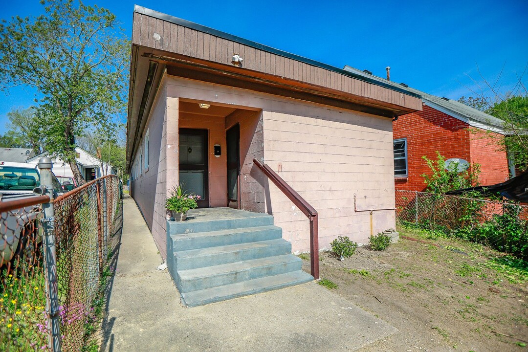 2224 Marshall Ave in Norfolk, VA - Building Photo