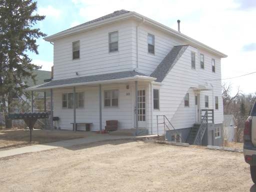 501 Memorial Hwy in Bismarck, ND - Building Photo