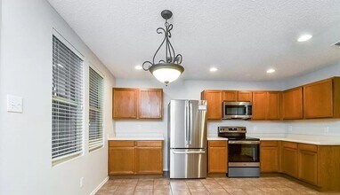 9007 Little Hoss in Converse, TX - Foto de edificio - Building Photo