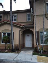 10803 NW 83rd St in Doral, FL - Building Photo