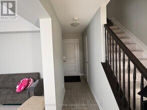 1085 Speedvale Ct in Ottawa, ON - Building Photo - Building Photo