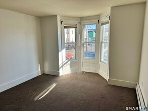 182 Black Rock Ave in Bridgeport, CT - Building Photo - Building Photo