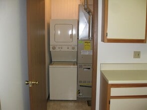 953 Morey Dr, Unit 953 in Mt. Pleasant, MI - Foto de edificio - Building Photo