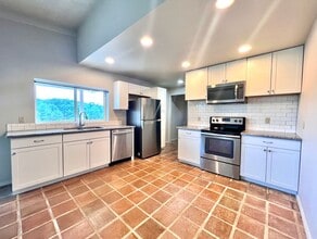 1959 Arcadia Loop in Kerrville, TX - Building Photo - Building Photo