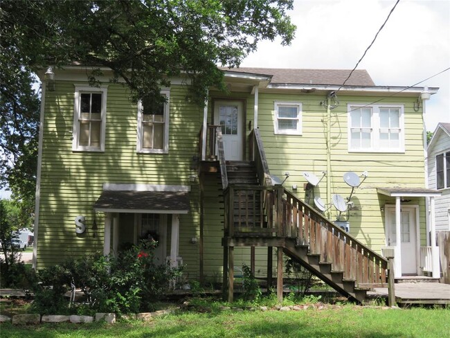 302 S Washington St-Unit -D in El Campo, TX - Building Photo - Building Photo