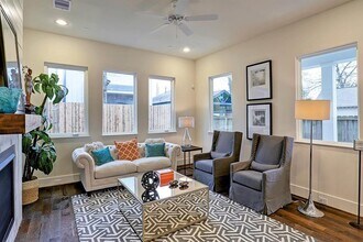 929 Louise St in Houston, TX - Building Photo - Building Photo