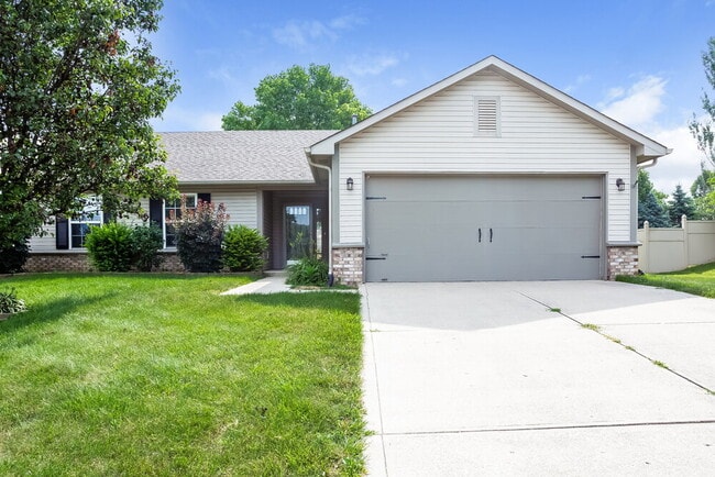 421 N Shore Ct