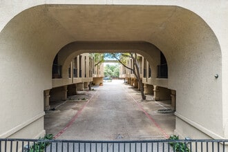 Colonnade At Turtle Creek in Dallas, TX - Foto de edificio - Building Photo