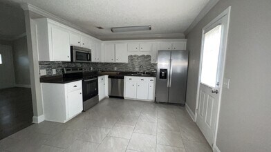 1019 Barley Dr in Hinesville, GA - Building Photo - Building Photo