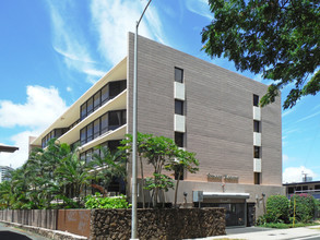 Sixteen Regents in Honolulu, HI - Building Photo - Building Photo