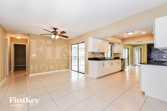 233 SW 38th St, Unit 4B in Cape Coral, FL - Foto de edificio - Building Photo