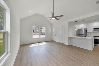 307 W King St in Jackson, TN - Building Photo - Building Photo