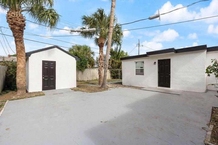 617 54th St in West Palm Beach, FL - Building Photo