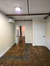 548 Roosevelt Ave in Central Falls, RI - Foto de edificio - Building Photo