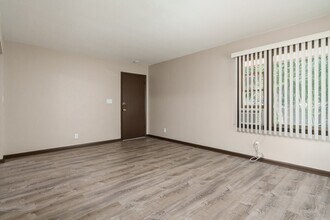 3220-3222 Darwood Dr in Rockford, IL - Building Photo - Building Photo