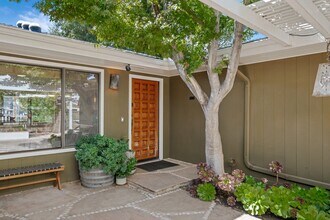 137 3rd St in Solvang, CA - Building Photo - Building Photo