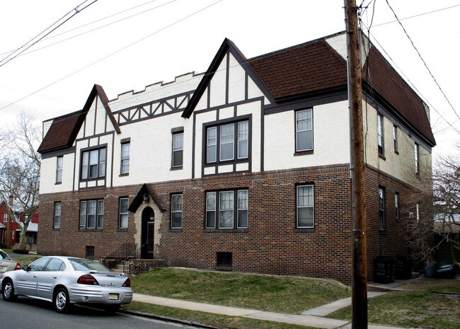 922 4th Ave in Asbury Park, NJ - Foto de edificio - Building Photo