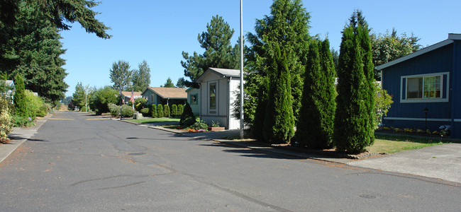 Country Meadows Mobile Home Park in Vancouver, WA - Foto de edificio - Building Photo