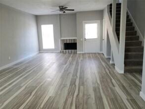 11710 Southlake Dr in Houston, TX - Building Photo - Building Photo