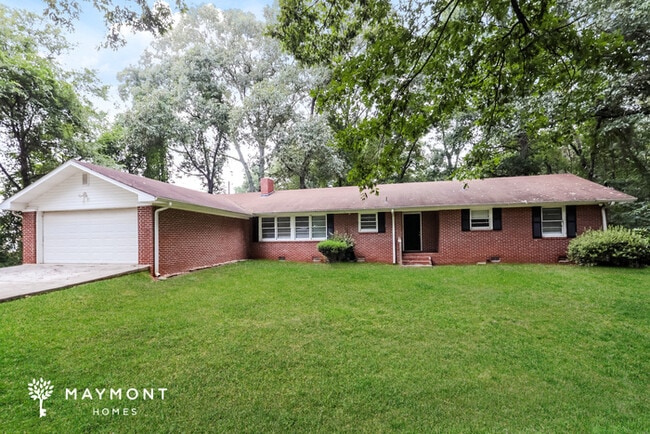 2273 Hampton Locust Grove Rd in Locust Grove, GA - Building Photo - Building Photo