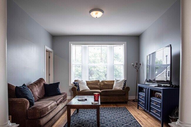 3112 N California Ave, Unit 1 in Chicago, IL - Building Photo - Building Photo