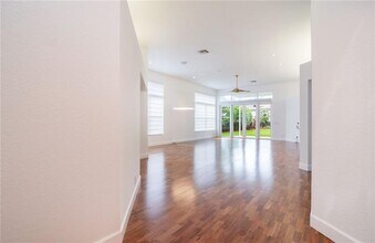 2519 Bay Pointe Ct in Weston, FL - Building Photo - Building Photo