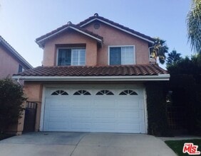 24715 Cll Largo in Calabasas, CA - Building Photo - Building Photo