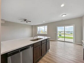 5620 Buckthorne Dr in Pleasant Hill, IA - Building Photo - Building Photo