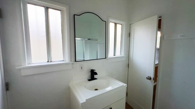 4873 Ascot Ave in Los Angeles, CA - Building Photo - Building Photo
