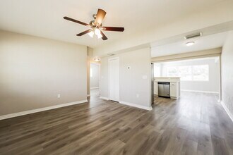 1412 Brookhill Dr in Ft. Myers, FL - Foto de edificio - Building Photo