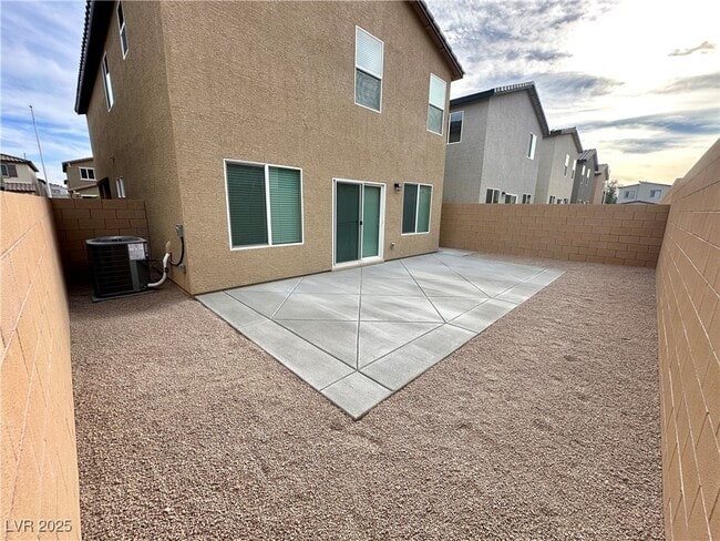 property at 798 Ruby Sedona Ave
