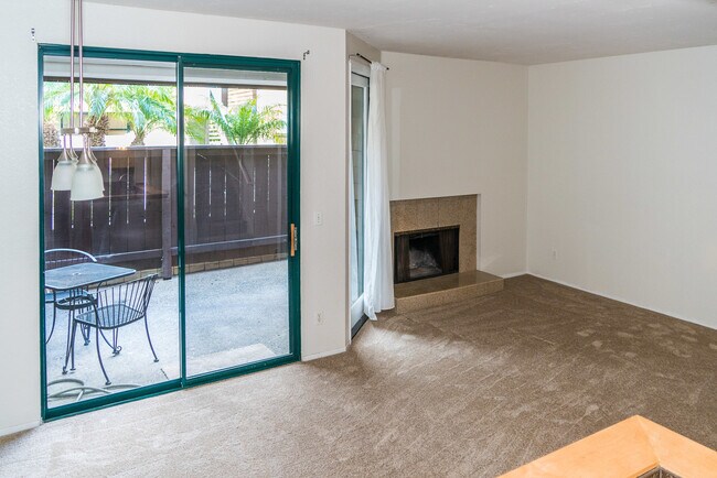 4435 Nobel Dr in San Diego, CA - Building Photo - Building Photo