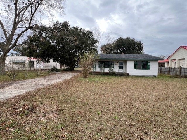 409 Village Rd NE in Leland, NC - Building Photo