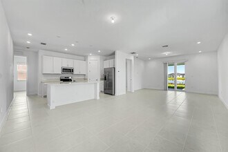 3462 Cedar Grv Dr in Fort Pierce, FL - Foto de edificio - Building Photo