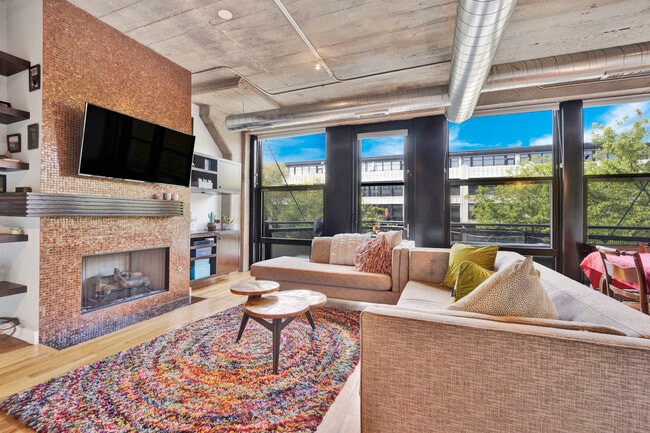 1111 W 15th St in Chicago, IL - Building Photo - Building Photo