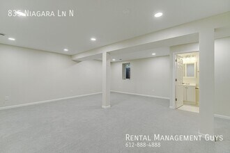 835 Niagara Ln N in Plymouth, MN - Building Photo - Building Photo