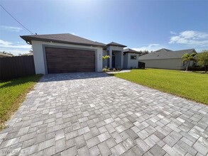 221 SW 25th Ave in Cape Coral, FL - Building Photo - Building Photo