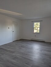 103 Horse Pond Rd, Unit 103 Salem in Salem, CT - Building Photo - Building Photo