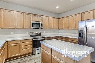 14367 Talawa Dr in Oregon City, OR - Building Photo - Building Photo