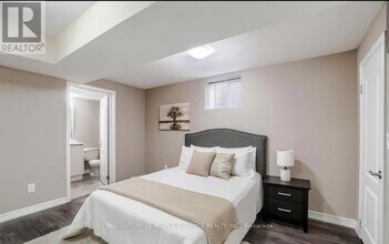 426 Grey Lndg in Milton, ON - Building Photo - Building Photo