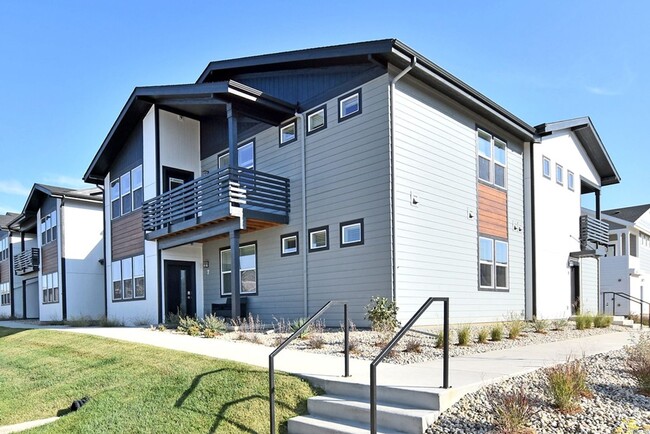 2120 Falling Leaf Dr in Windsor, CO - Building Photo - Building Photo