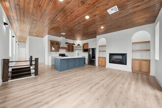 204 Church St, Unit A in Sulphur Springs, TX - Building Photo - Building Photo