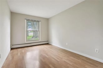 935 11th Ave S in Hopkins, MN - Building Photo - Building Photo