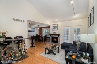 1137 Fairways Blvd in Troy, MI - Building Photo - Building Photo