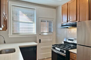 8-12 Van Buren St. and 336-350 S. Austin B in Oak Park, IL - Building Photo