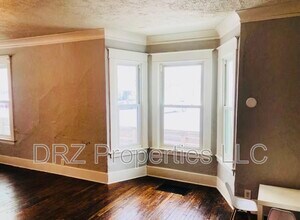 1017 Bridge St NW in Grand Rapids, MI - Building Photo - Building Photo