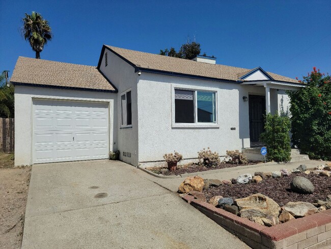 6570 Zena Dr in San Diego, CA - Building Photo - Building Photo